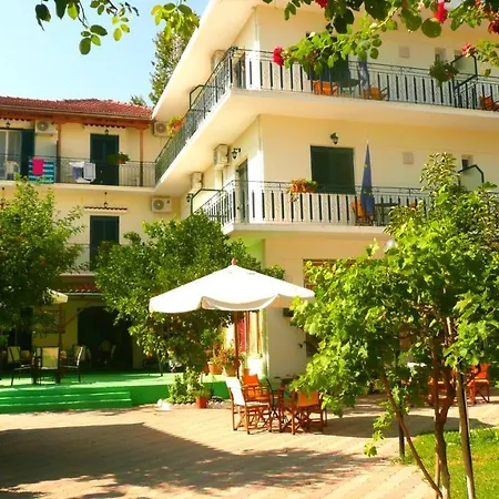 Des Roses Aparthotel