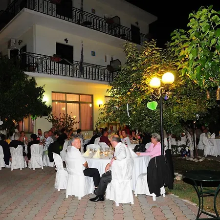 Des Roses Aparthotel Platanias (Thessaly)